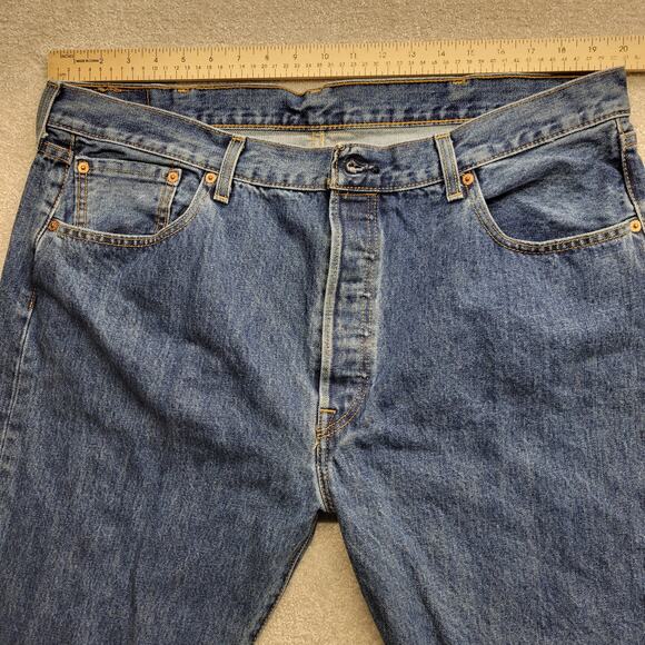 Levi’s 501 Original Fit Men’s 40x34 Blue Denim Button Fly Classic Jeans Preowned - Picture 3 of 9